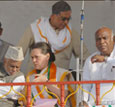  CK Jaffer Sharief with Sonia Gandhi