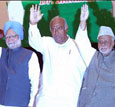  CK Jaffer Sharief with Manmohan Singh